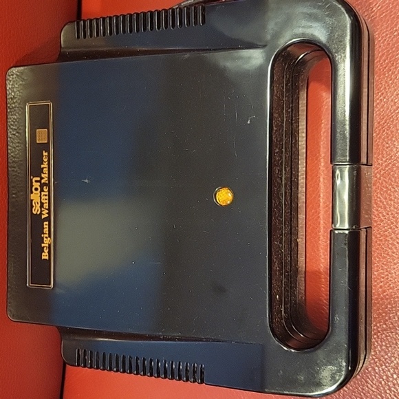 Salton Kitchen Salton Belgian Waffle Maker Poshmark